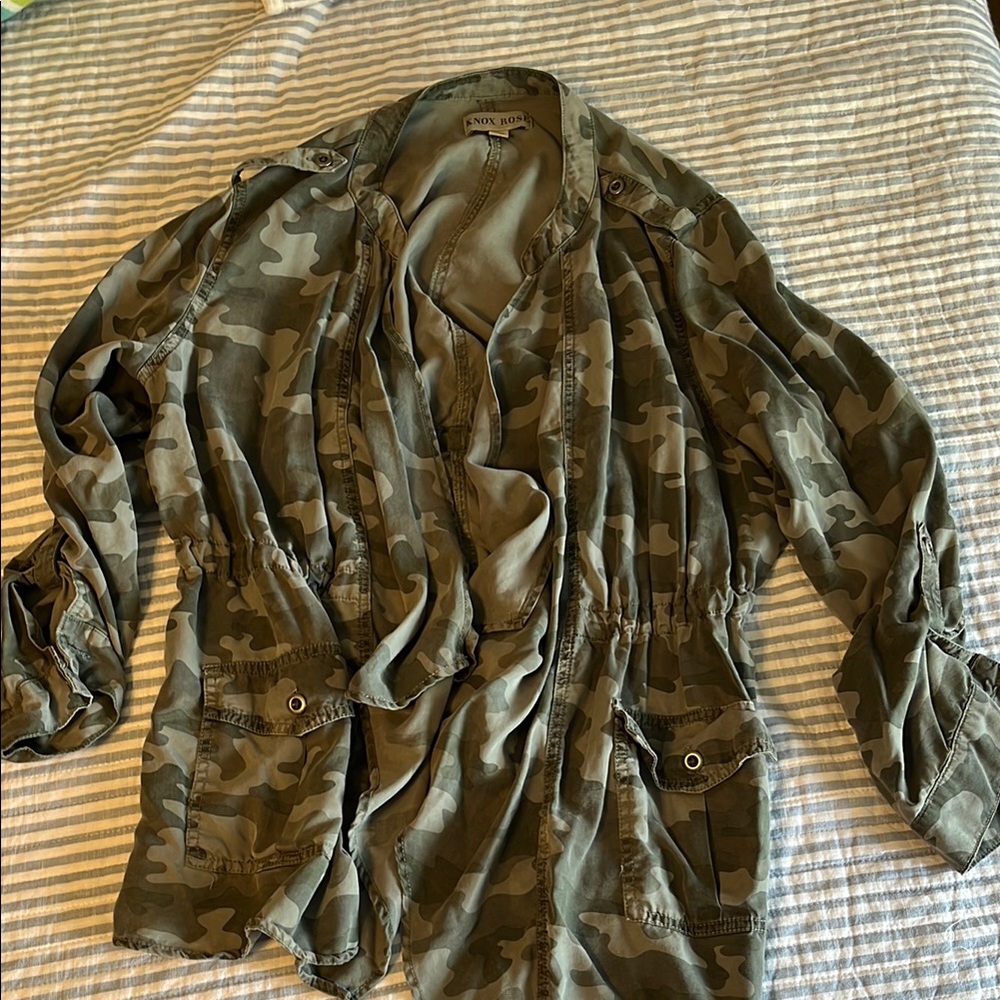 Camo Utility Jacket with ripple front, adjustable waist, roll up sleeves